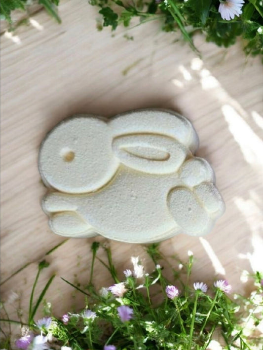 Handmade Bunny Rabbit Bath Bombs | Rhubarb Custard Scent, Gift Box (4-Pack)
