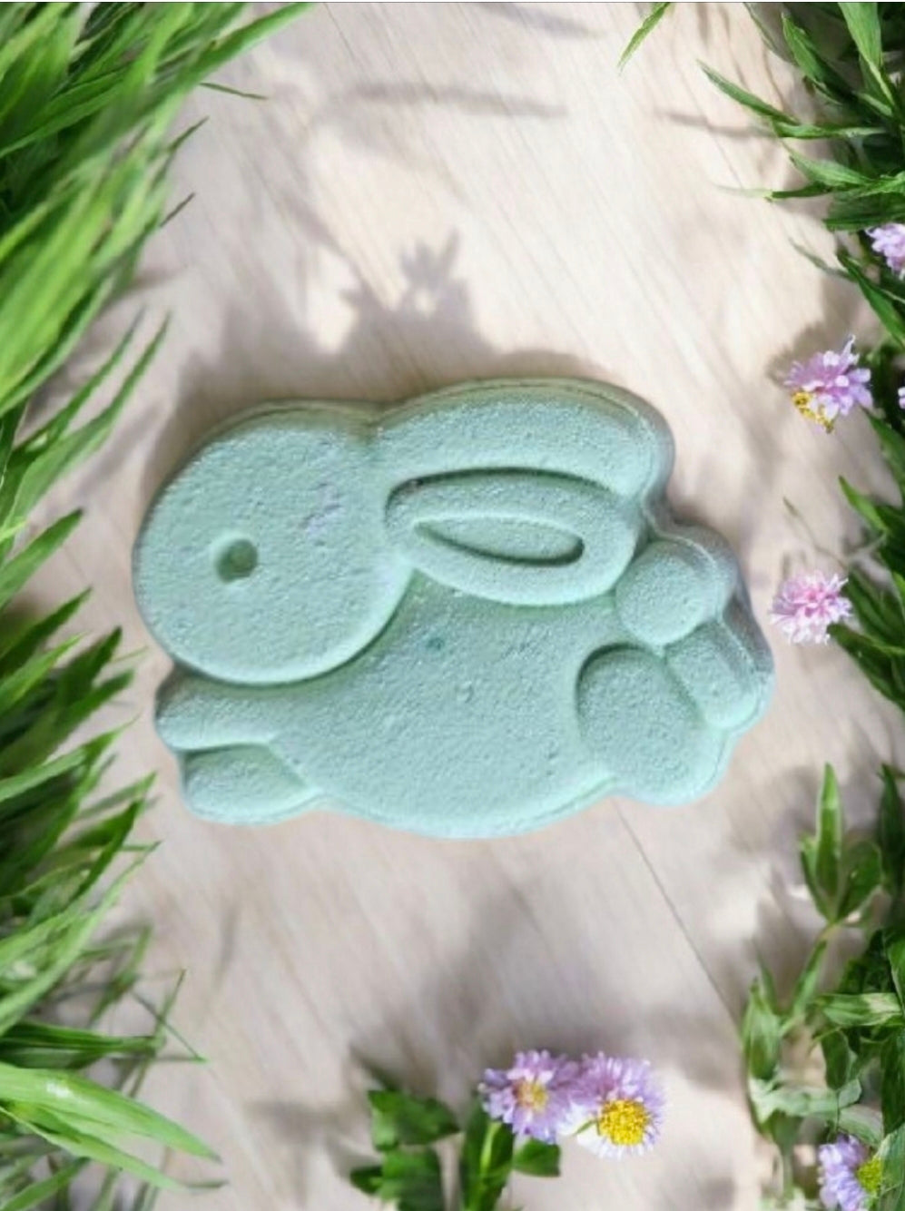 Handmade Bunny Rabbit Bath Bombs | Rhubarb Custard Scent, Gift Box (4-Pack)
