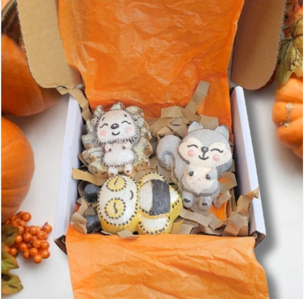 Woodland Animal Bath Bomb Gift Set | Hedgehog, Bee & Squirrel Bath Treats